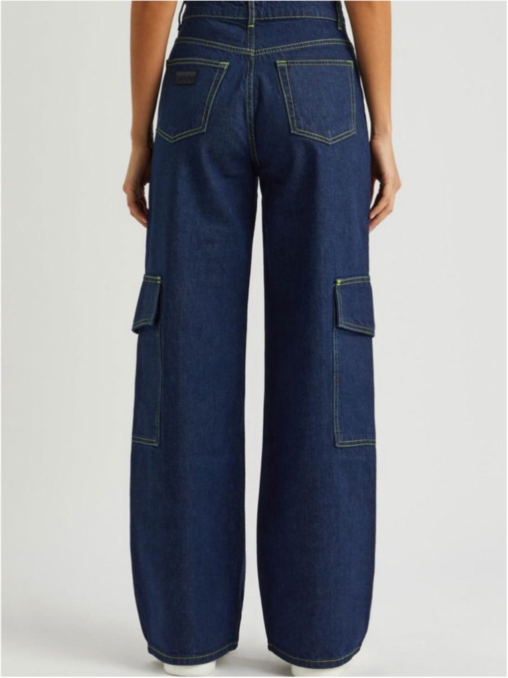 Ganni Angi Wide-Leg Jeans Cargo Pockets Bootcut Size 26 Medium Wash Loose Fit - Picture 2 of 8